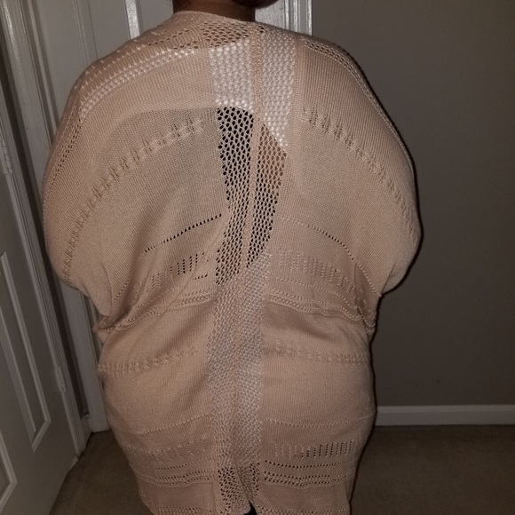 Tan sweater - Picture 2 of 3